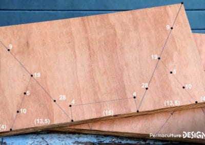 Explications et plans de Pierre Javaudin, expert en apiculture naturelle, pour fabriquer une ruche horizontale avec des matériaux de bricolage simples