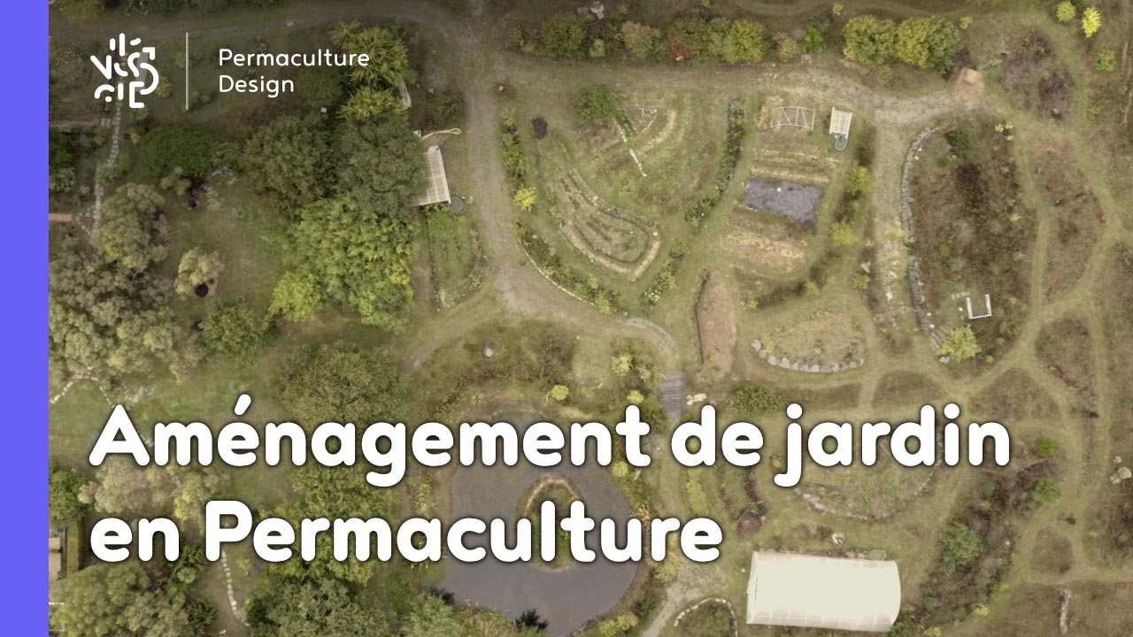 Vue aérienne du jardin en permaculture de Stéphanie près de Guérande en France.
