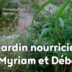 Grâce à la formation « Invitez la permaculture dans votre jardin », Myriam et Déborah ont transformé un parking en jardin potager résilient.