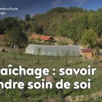 Après plusieurs erreurs commises lors de son installation en maraîchage, Jérôme Boisneau, maraîcher en permaculture, nous dévoile ses méthodes pour prendre soin de lui au quotidien !