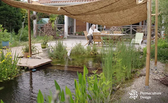 Piscine naturelle faite 100% en autoconstruction.